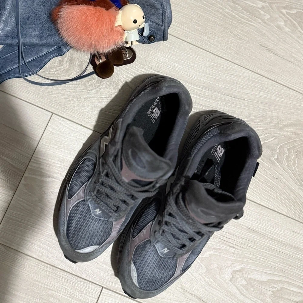 Womens New Balance 2002R Gore Tex Shoes Magnet Mood Indigo Sneaker Viral Running